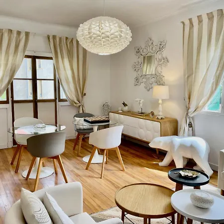 Maison Chic The Basque *